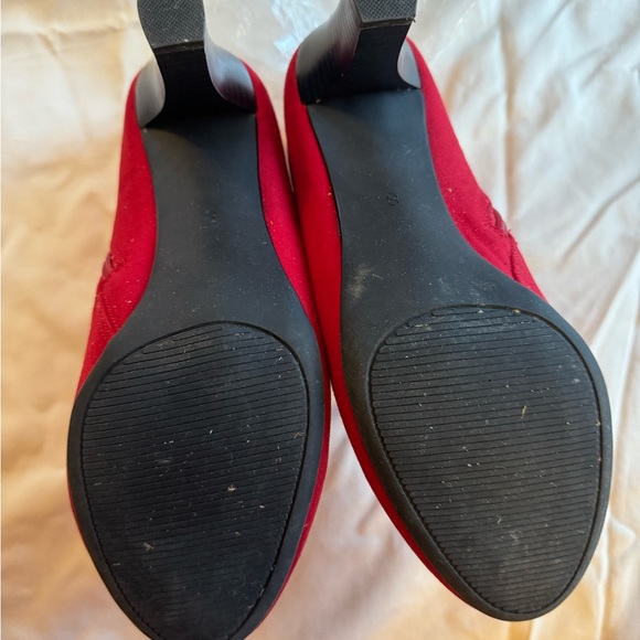 Go big or go home!! But whatever you do, do it in a red pair of shoes!👠 - Picture 5 of 5